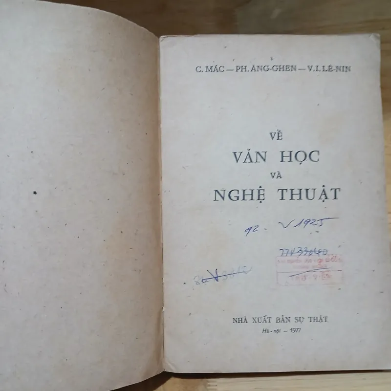 VỀ VĂN HỌC VÀ NGHỆ THUẬT (XB 1977) - C. MÁC - PH. ĂNG-GHEN - V.I. LÊ-NIN 573441