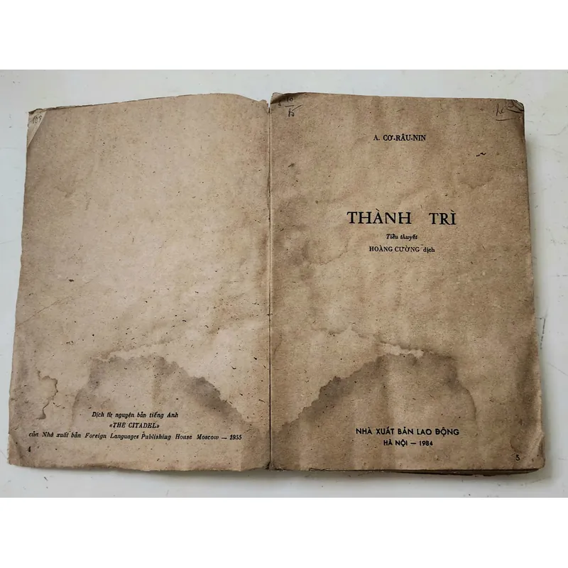 A. J  Cronin - tiểu thuyết THÀNH TRÌ 706659