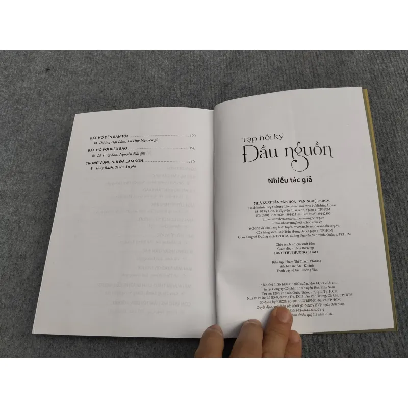 TẬP HỒI KÝ ĐẦU NGUỒN 991037