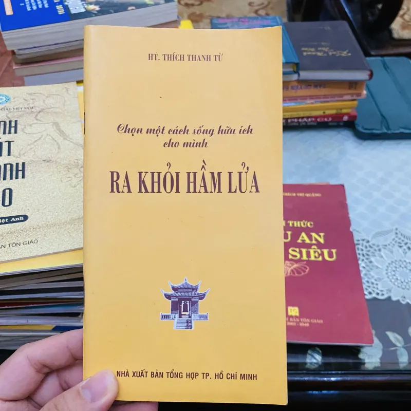 Ra khỏi hầm lửa 1026602