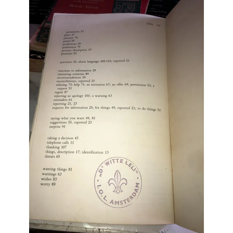 Cue for Communications - Shiona Harkess and John Eastwood 1002965