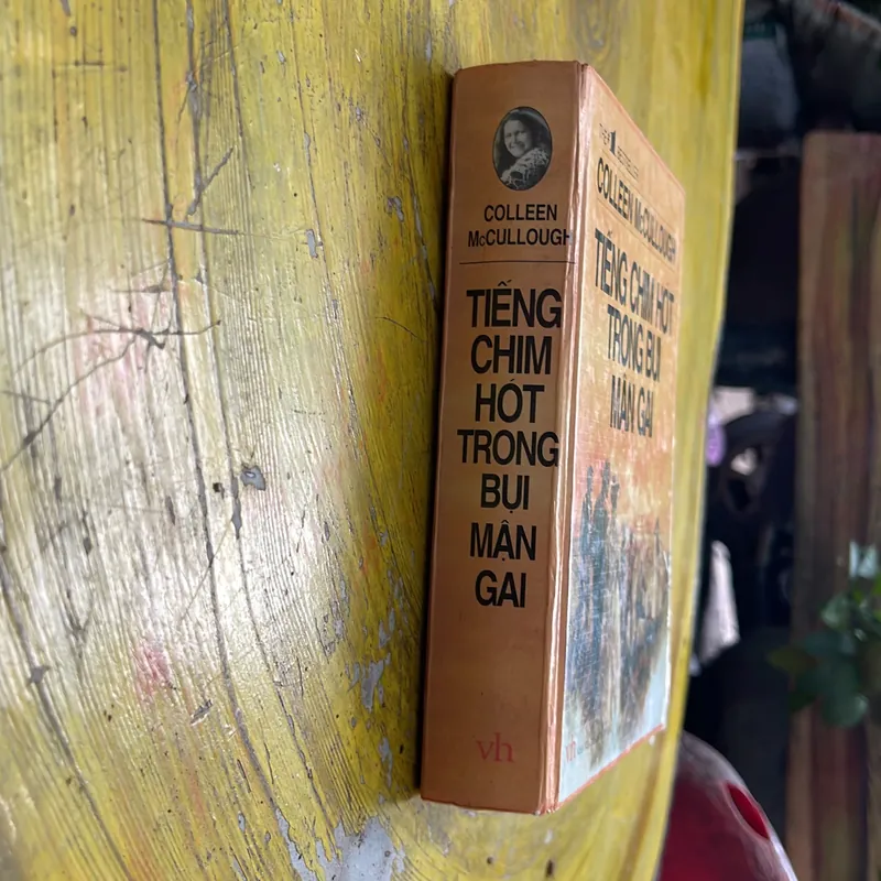 TIẾNG CHIM HÓT TRONG BỤI MẬN GAI- COLLEEN McCULLOUGH 605125