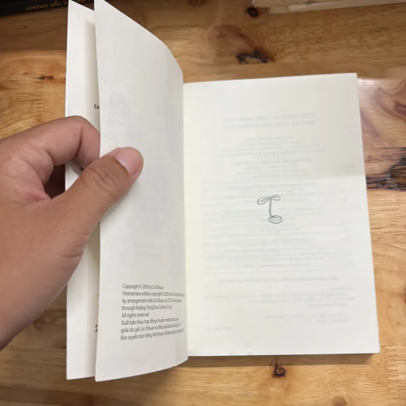 II Tựa sách: Cuộc Sống Vô Cùng Đáng Ghét, May Mà Mình Vẫn Cứ Đáng Yêu - Lâm Đế Hoán - 2020 697206