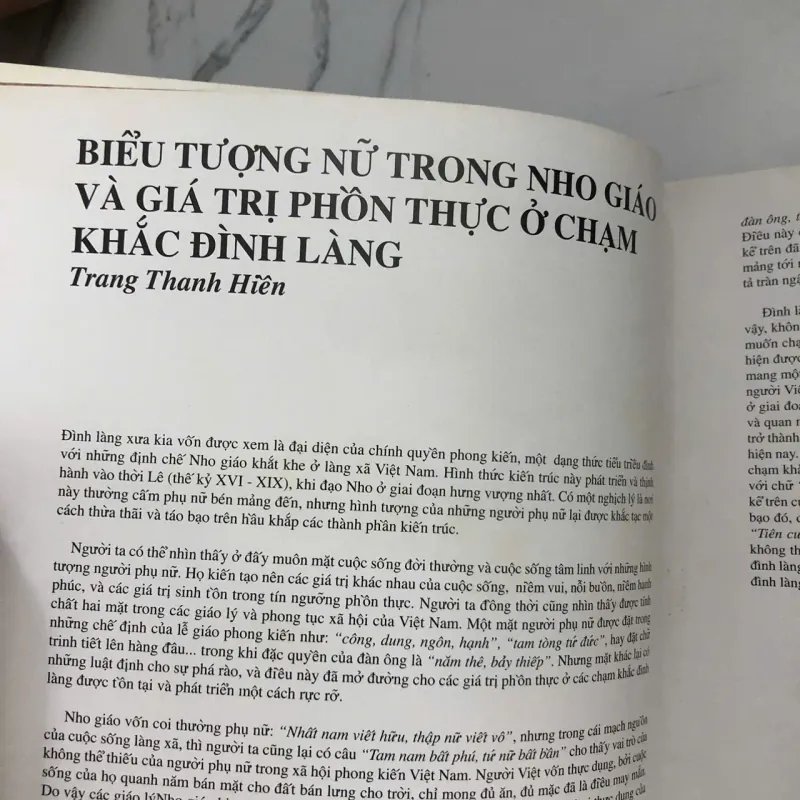Giới có phải là vấn đề? – Nhà xuất bản Mỹ Thuật - NỮ GIỚI TRONG MỸ THUẬT HỘI HỌA ĐIÊU KHẮC 998550