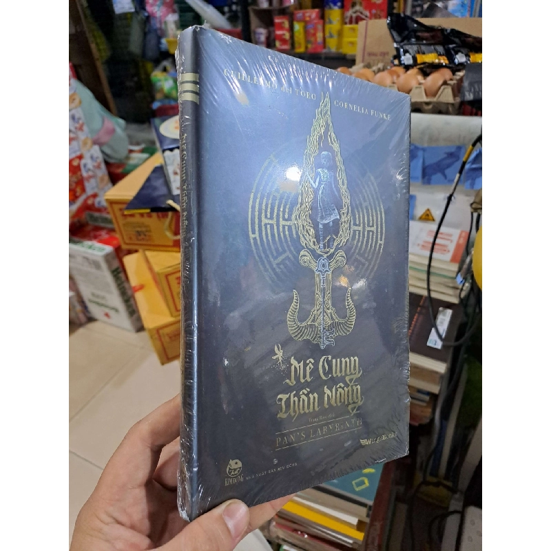 Mê Cung Thần Nông - Pan's Labyrinth - Guillermo del Toro, Cornelia Funke - mới 100% - VĂN HỌC - HMT3012 750035