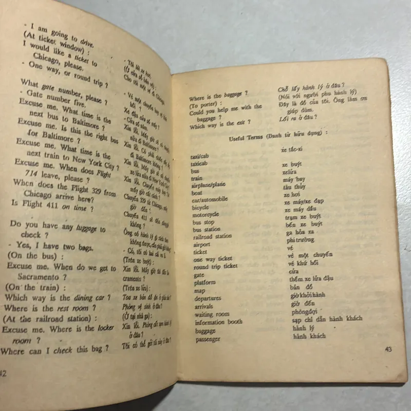 Tiếng Anh dành cho người Việt (2 cuốn) 722297