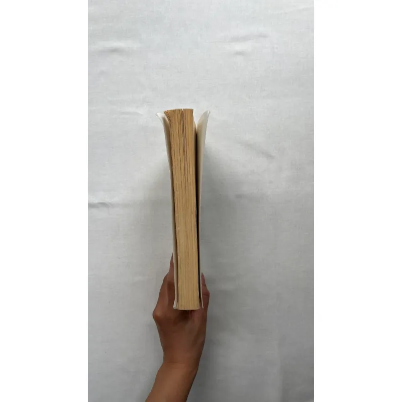 The Things They Carried - Tim O'Brien  932568