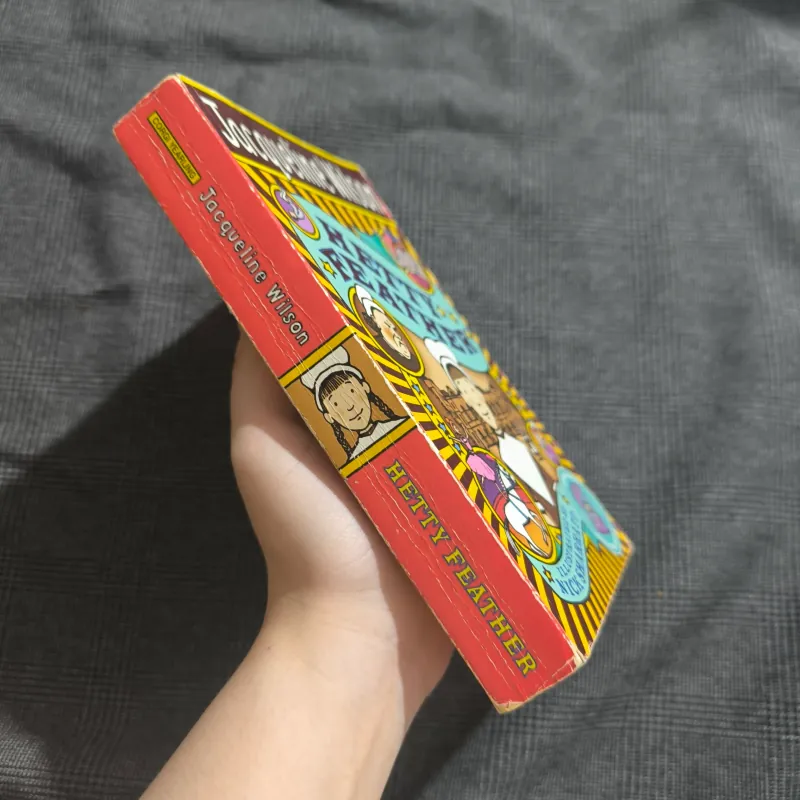 Hetty Feather - Jacqueline Wilson  1010580