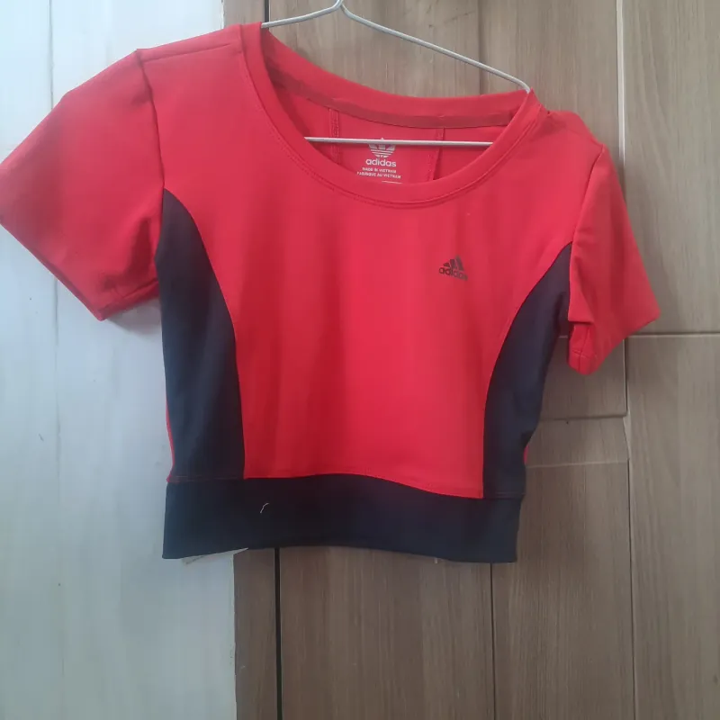 Áo croptop adias siêu đẹp 925536