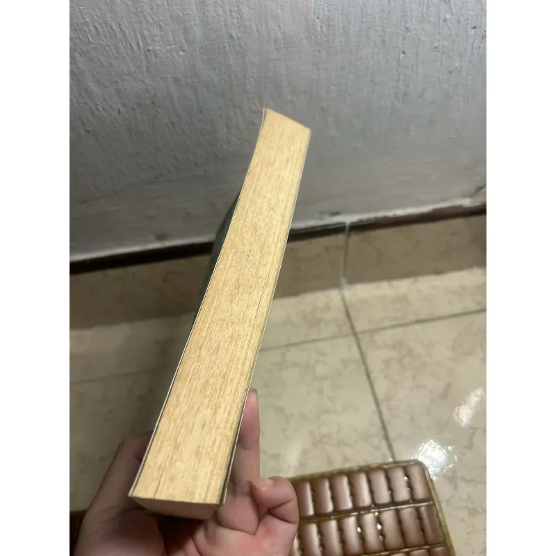 Eating Animal - Jonathan Safran Foer (sách real, còn tốt) 928670