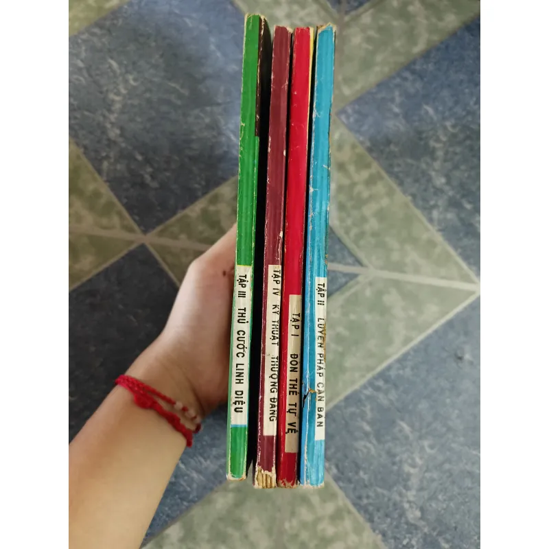 Lý Tiểu Long võ công toàn thư - Lạc Việt & Phạm Xuân Thảo 726626