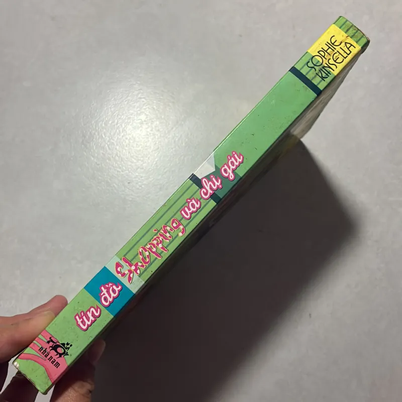 Tín đồ Shopping và chị gái - Sophie Kinsella 791967