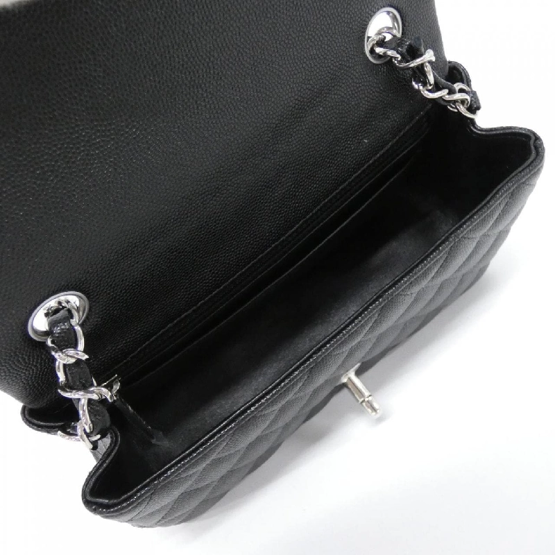 Túi xách chéo Chanel 69900 611771