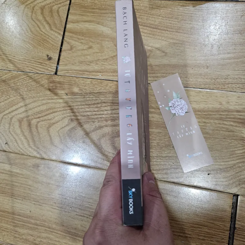 Tự thương lấy mình
30k (bìa 89k) 1019029