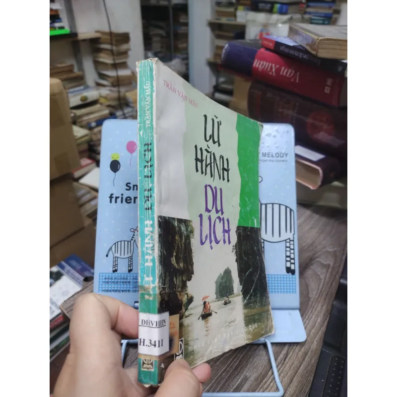 Sách: Lữ Hành Du Lịch - TG: Trần Văn Mậu (A1) 749505