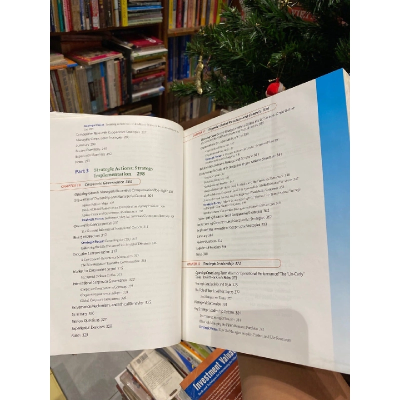 Strategic Management: Competitiveness and Globalization: Concepts and Cases - Hoskisson Hitt Ireland, 7th Edition 735549