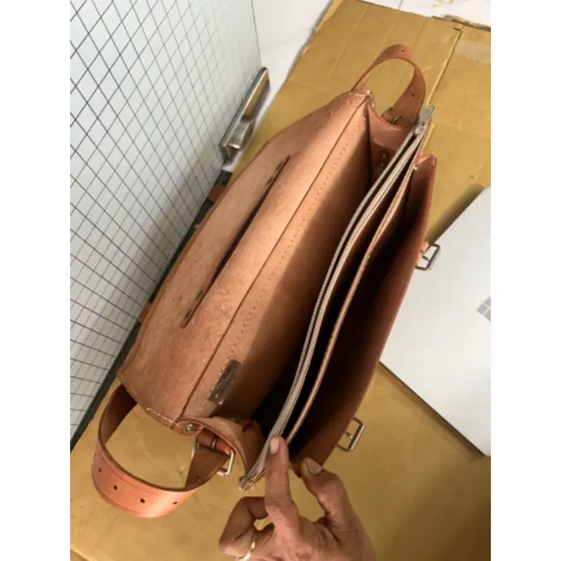 Cặp da USA màu da bò , da nguyên miếng 961444