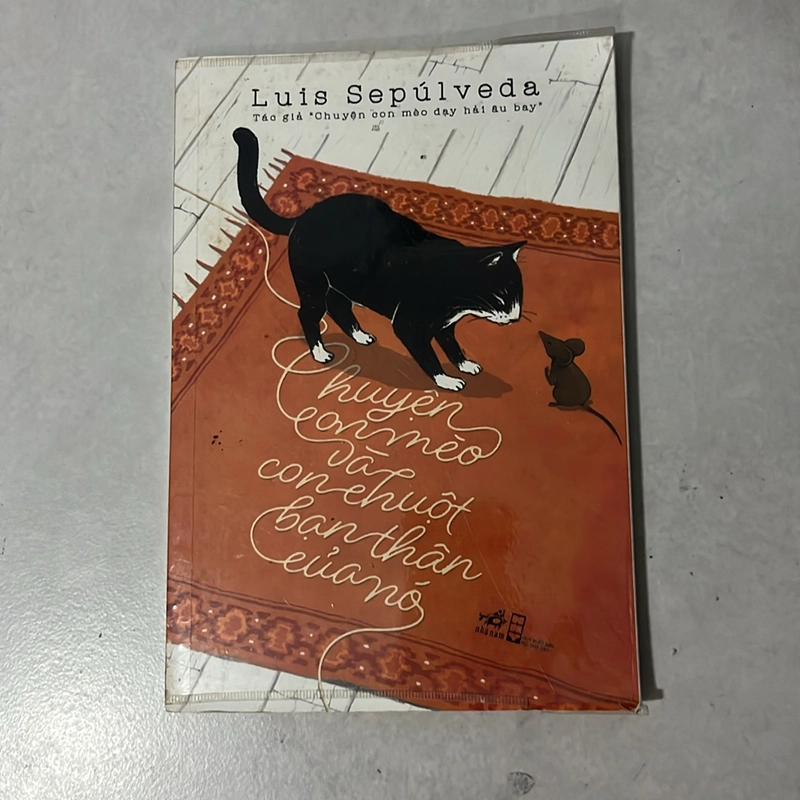 Chuyện con mèo dạy hải âu bay - Luis Sepulveda 524686
