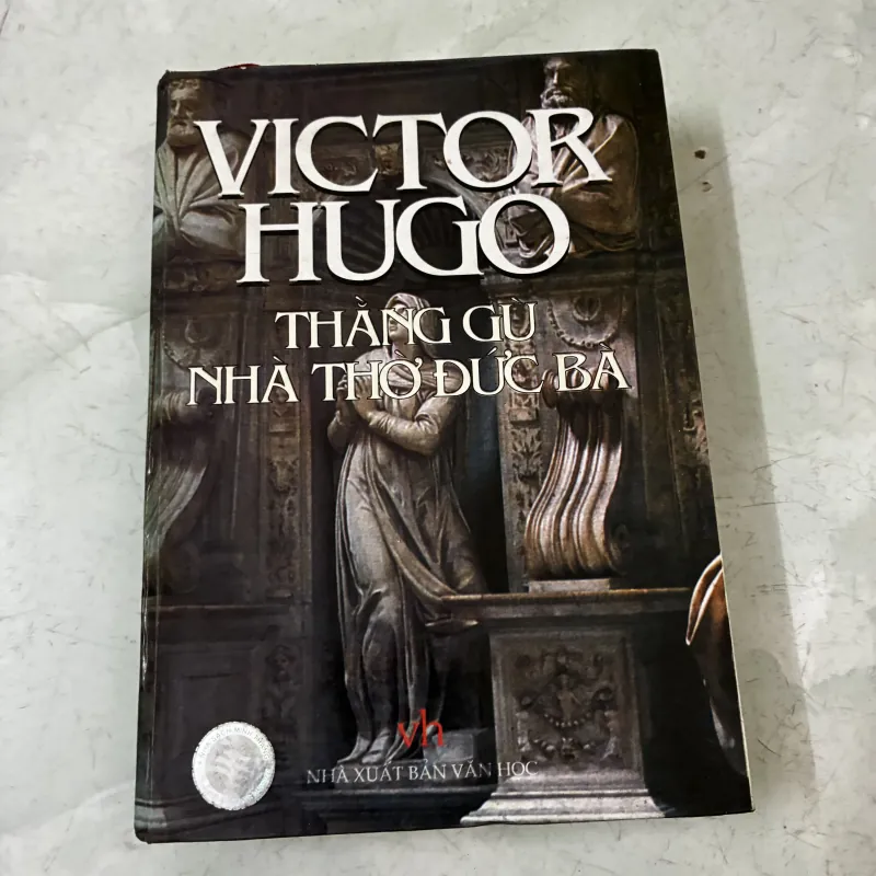 Thằng gù nhà thờ Đức Bà - Victor Hugo 1040785