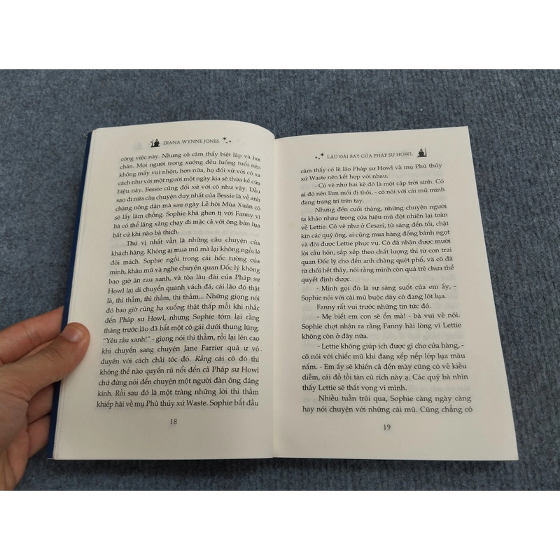LÂU ĐÀI BAY CỦA PHÁP SƯ HOWL - DIANA WYNNE JONES 478665