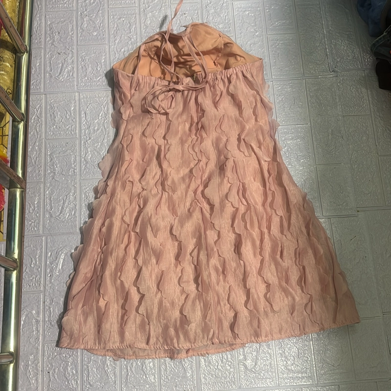 Đầm body yếm cực cute siêu đáng yêu, màu ngọt hồng ngọt ngào, size S, chưa qua sử dụng  529719