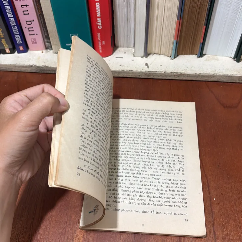 II Sách Kinh Tế: Hoạt Động Thương Mại Và Hợp Đồng Mua Bán Quốc Tế - 1990 764288