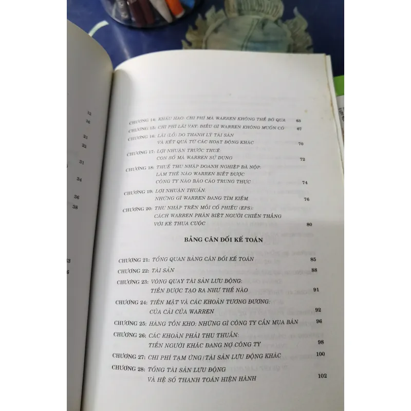 [Sách đầu tư] Báo cáo tài chính dưới góc nhìn của Warren Buffet - David Clark 1006981