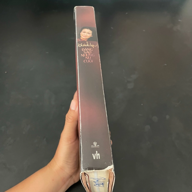 II Tựa sách: Đằng Sau Những Nụ Cười - Khánh Ly - 2015 444873
