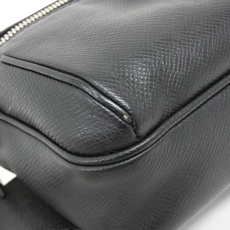 Túi đeo chéo Louis Vuitton Taiga Bum Bag Outdoor M33438 - Hàng hiệu Chính hãng 768723