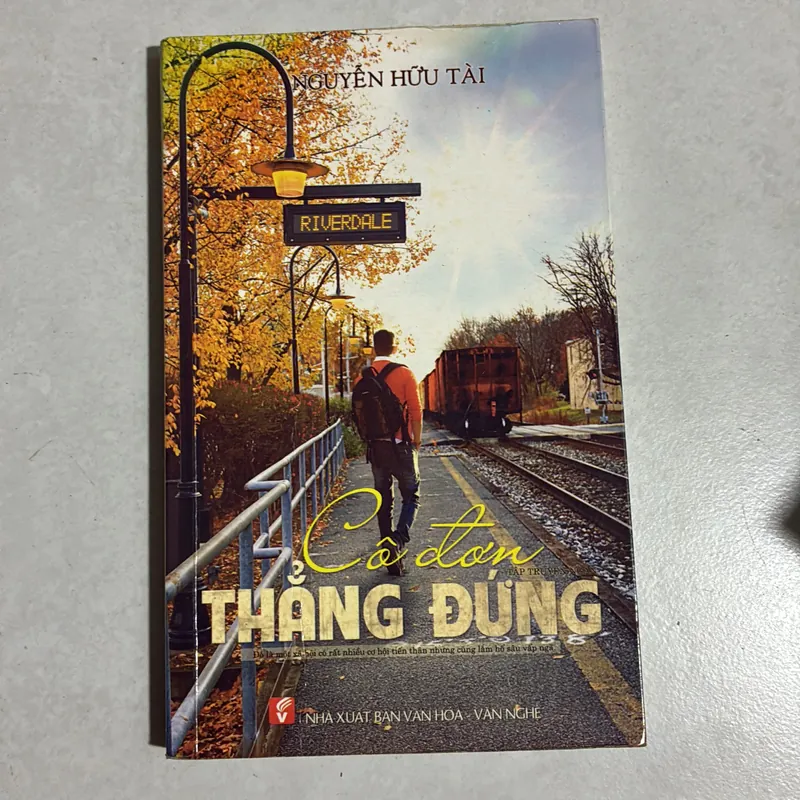 Cô đơn thẳng đứng 689574