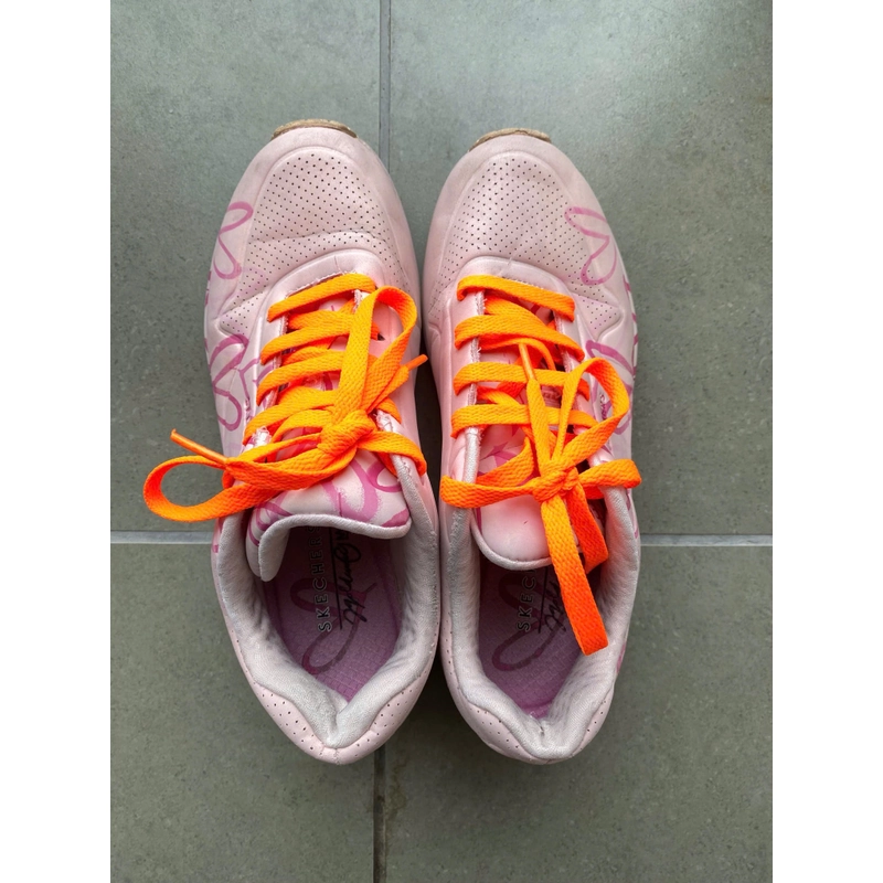 Sketchers size 36/37 tặng kèm day giày theo màu mong muốn 509674