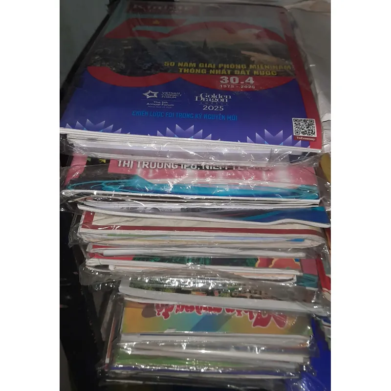 1 kg Giấy gói quà từ giấy tạp chí, báo cũ còn mới, sạch láng mịn 735300