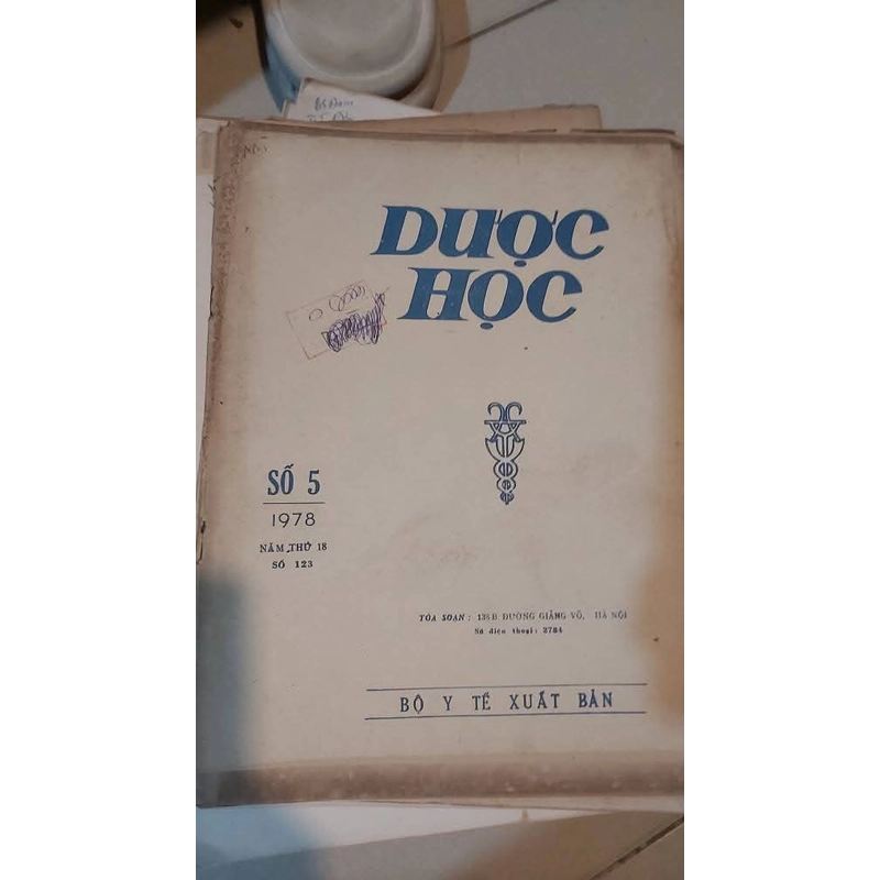 Tạp chí về y dược 493837