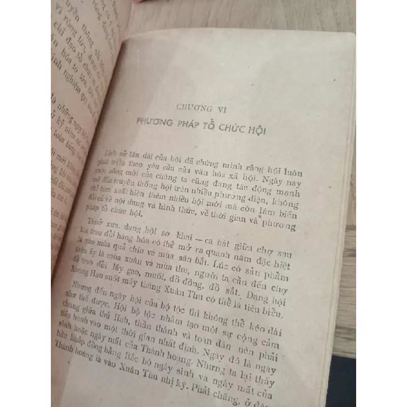 Lễ hội truyền thống và hiện đại - Thu Linh, Đặng Văn Lung 572834