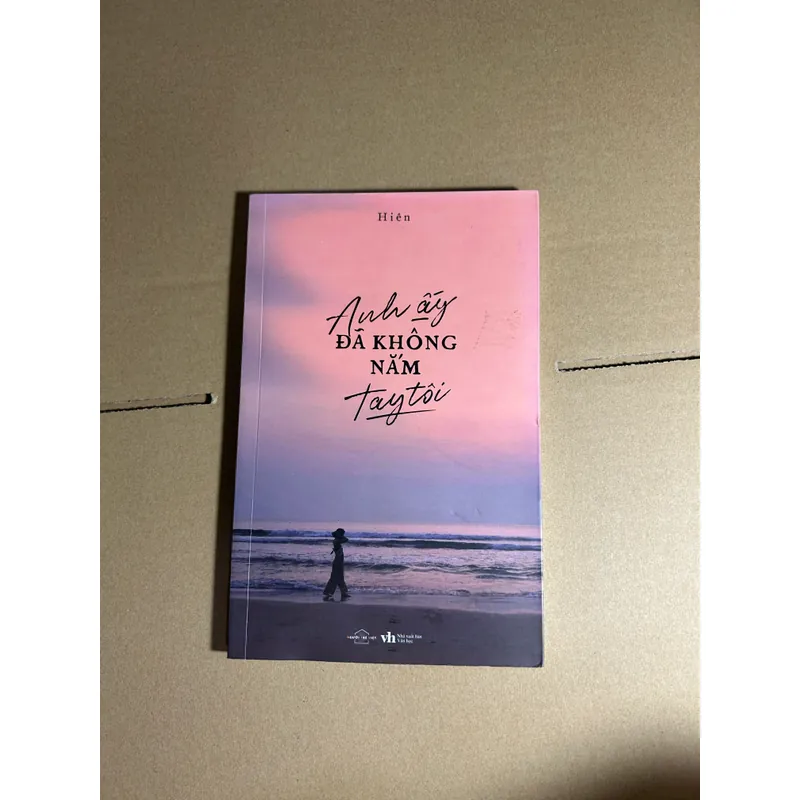 Anh ấy đã không nắm tay tôi - Hiên 733436