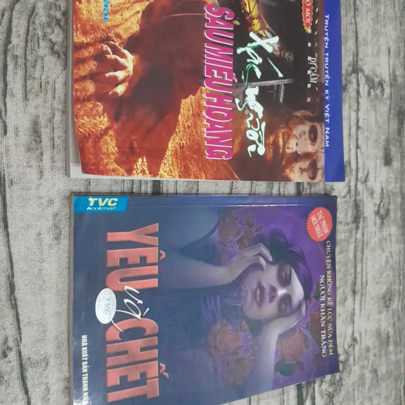 2 quyển truyện ảo rợn Xác người sau miếu hoang và Yêu và Chết.  681869