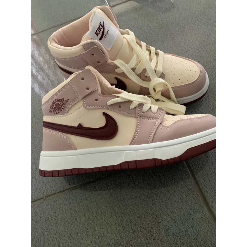 Giày rep 1:1 . Chưa sử dụng . Để lâu mang nên pass rẻ bèo. Size 39  1031771