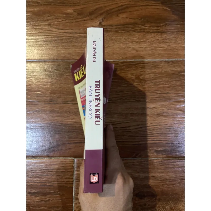 Truyện Kiều bản UNESCO - Quốc ngữ - Nôm đối chiếu  (6) 1025003