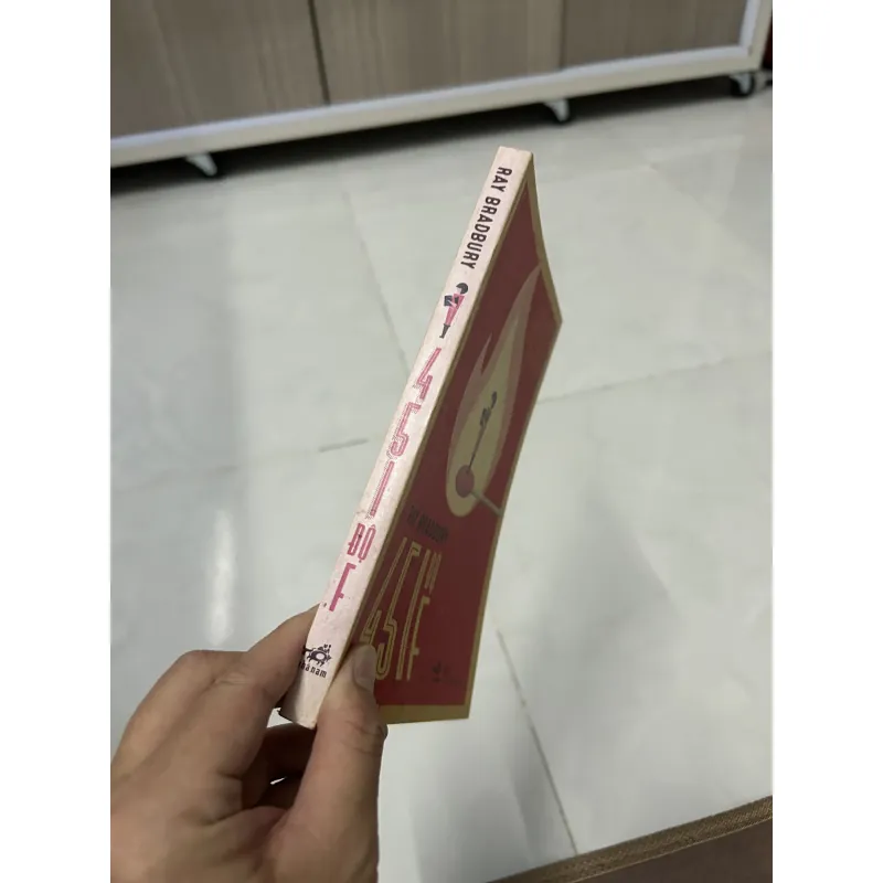 45 độ F - Ray Bradbury 1029560