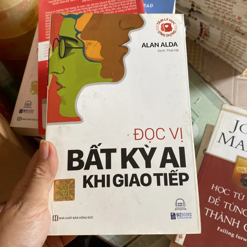 Đọc vị giao tiếp bất kỳ ai 800928