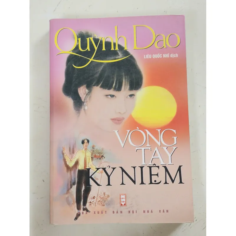 Tiểu thuyết của Quỳnh Dao: VÒNG TAY KỶ NIỆM (383 trang) 739094