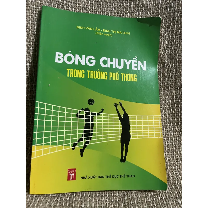 Bóng chuyền trong trường phổ thông 1024519