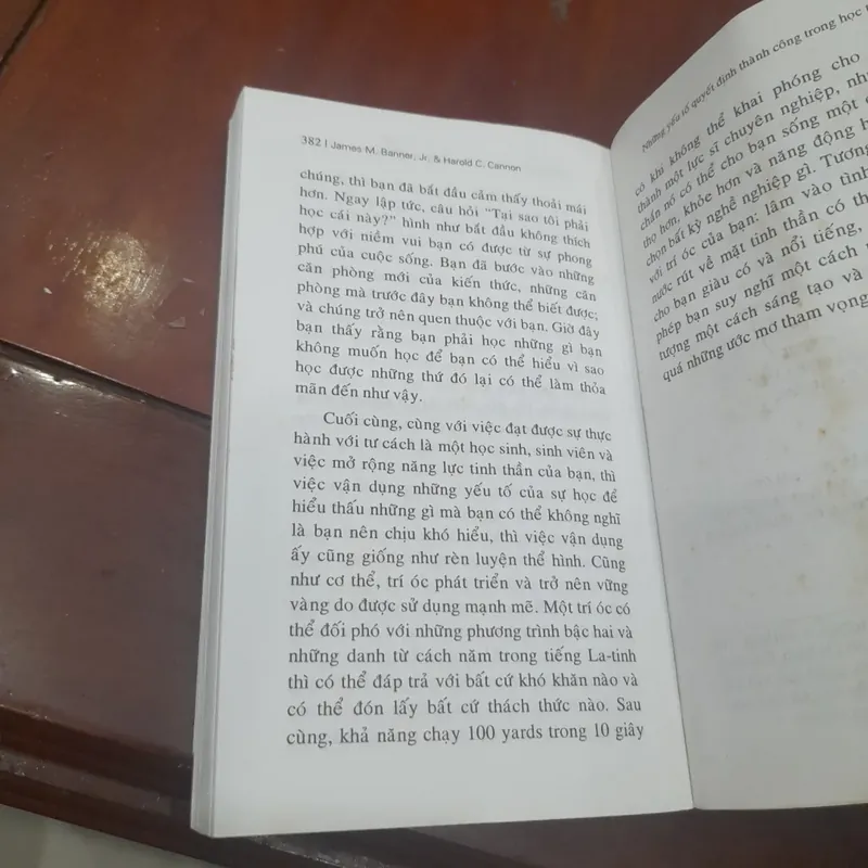 James M. Banner, Jr. & Harold C. Cannon - NHỮNG YẾU TỐ QUYẾT ĐỊNH THÀNH CÔNG trong Học Tập 557071