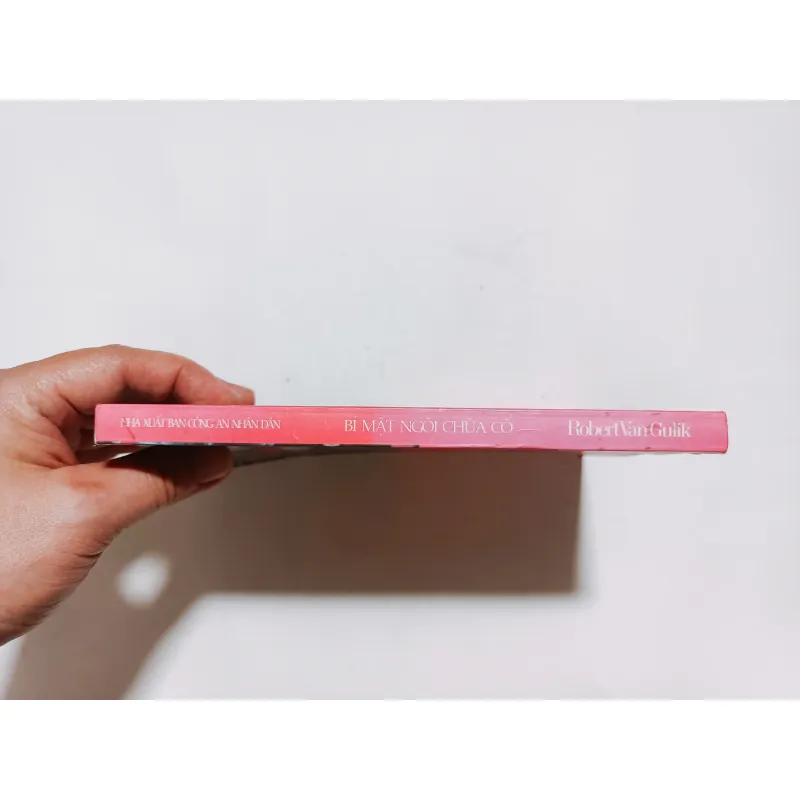 Bí Mật Ngôi Chùa Cổ - Robert Van Gulik
 795945