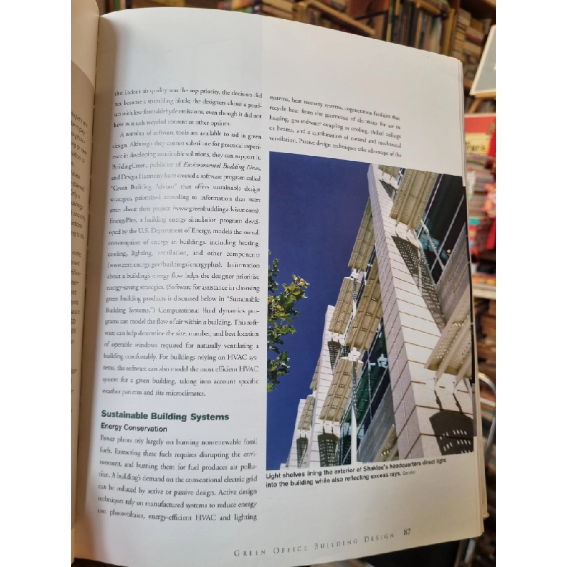 Green Office Buildings : A Practical Guide to Development 377008