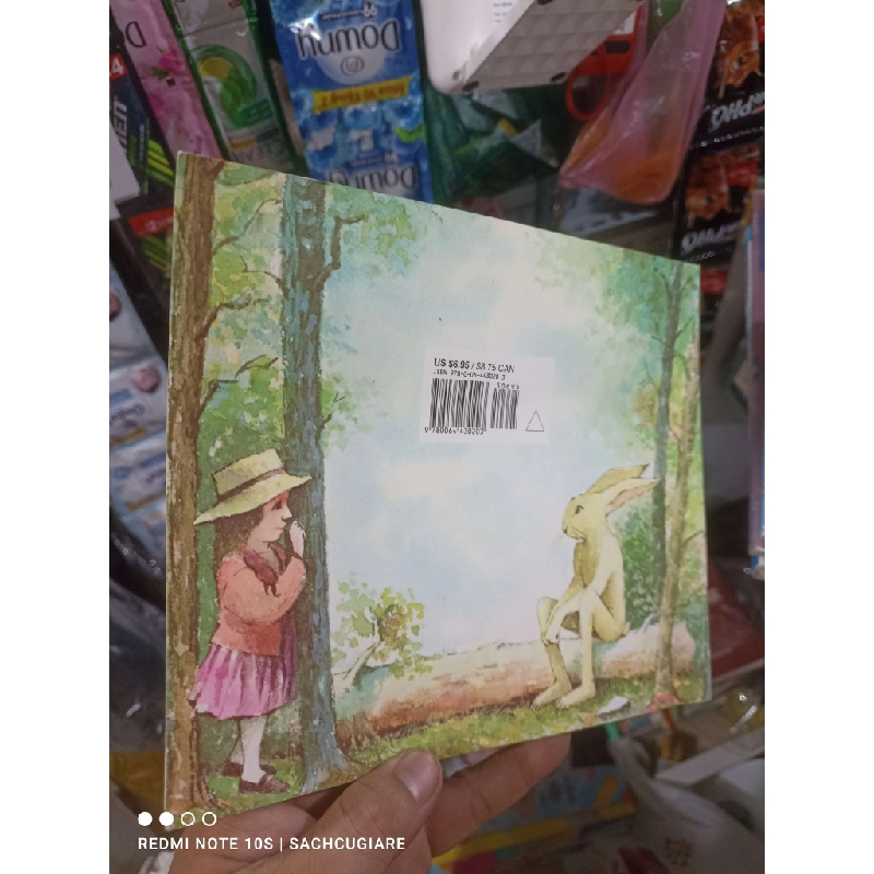 Mr. Rabbit and the Lovely Present mới 90% Sách tự học tiếng Anh HCM2702 930124