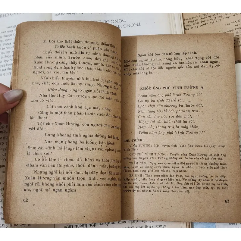 Nghĩ về thơ Hồ Xuân Hương - giáo sư Lê Trí Viễn, Lê Xuân Lít & Nguyễn Đức Quyền 707625