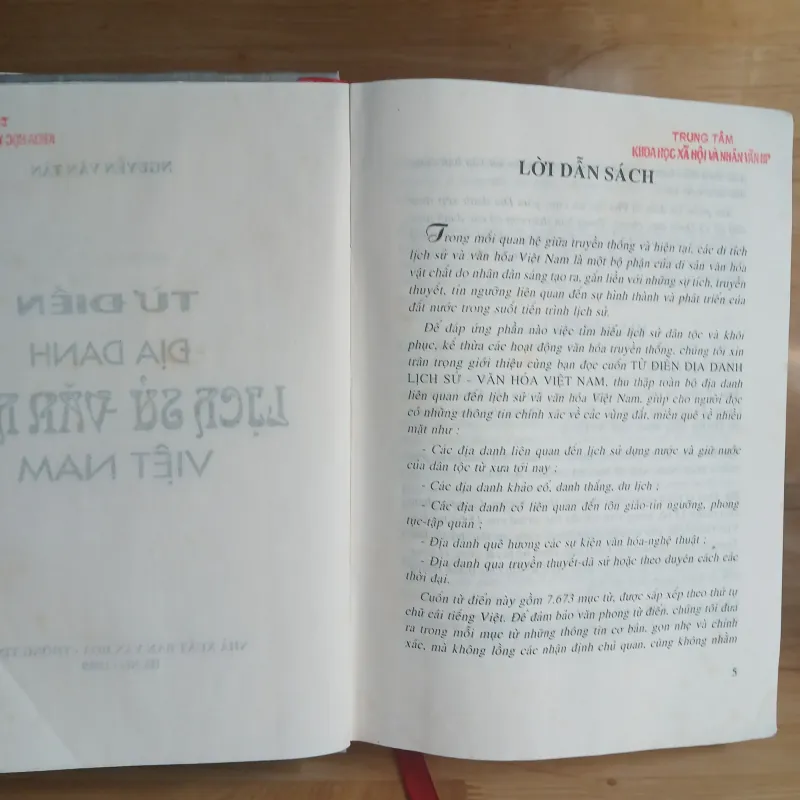 Từ Điển Địa Danh Lịch Sử Văn Hóa Việt Nam - Nguyễn Văn Tân 788011