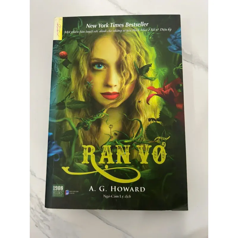 Rạn Vỡ – A. G. Howard (có thủ bút dịch giả) 689246