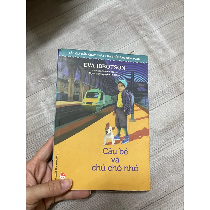 Cậu bé vào chú chó nhỏ 335923